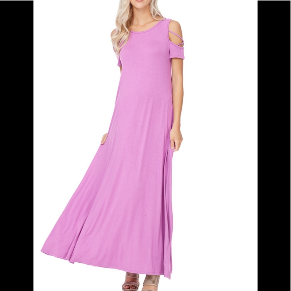 🌟SALE🌟Cold Shoulder Maxi Dress - Picture 3 of 3